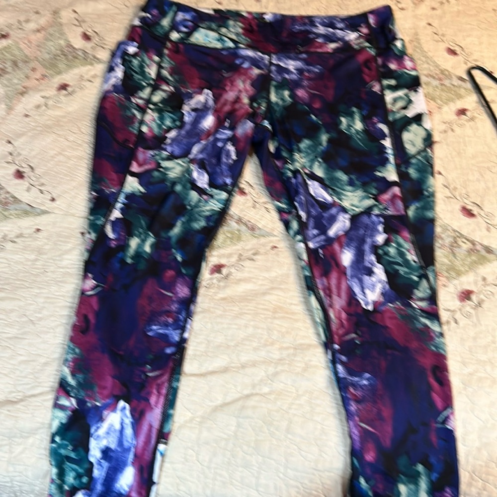 Plus size athletic leggings!    Never worn.